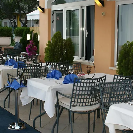 Rosina Otel Makarska