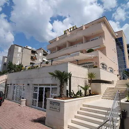 Rosina Hotel