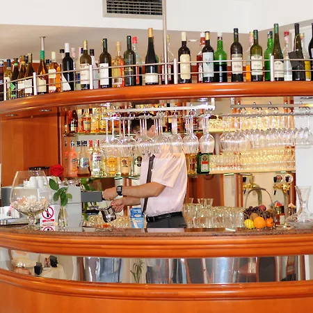 Rosina מלון מאקרסקה