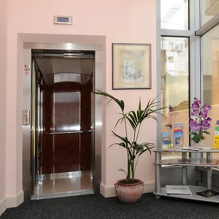 Rosina Hotel 4*