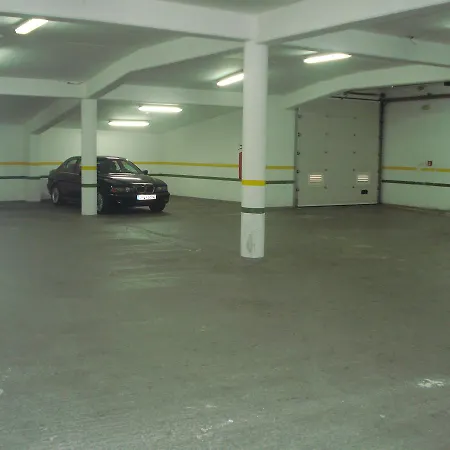 Rosina מלון מאקרסקה