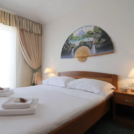 Rosina Szálloda Makarska