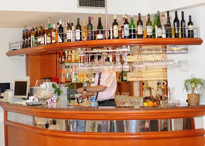 Rosina Отель Макарска